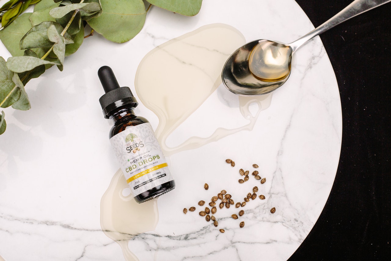 Du betrachtest gerade CBD ÖL wird immer beliebter und bekannter, aber was kann es eigentlich?
